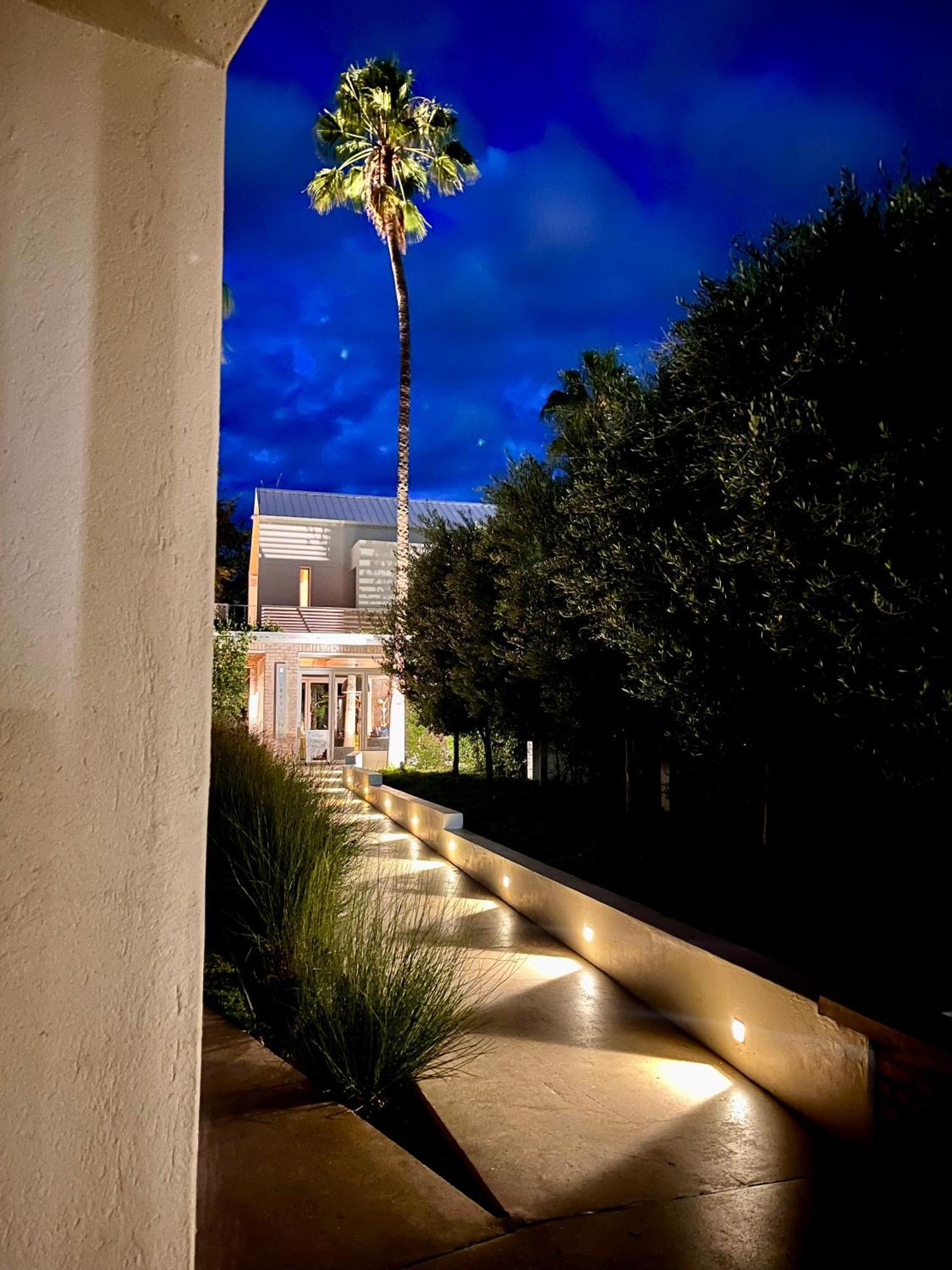 The Windhoek Luxury Suites Exterior foto